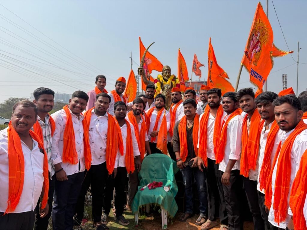 పార్టీలకతీతంగా తెల్లాపూర్‌లో చత్రపతి శివాజీ జయంతి వేడుకలు:ఐక్యతను చాటిన గ్రామస్తులు.