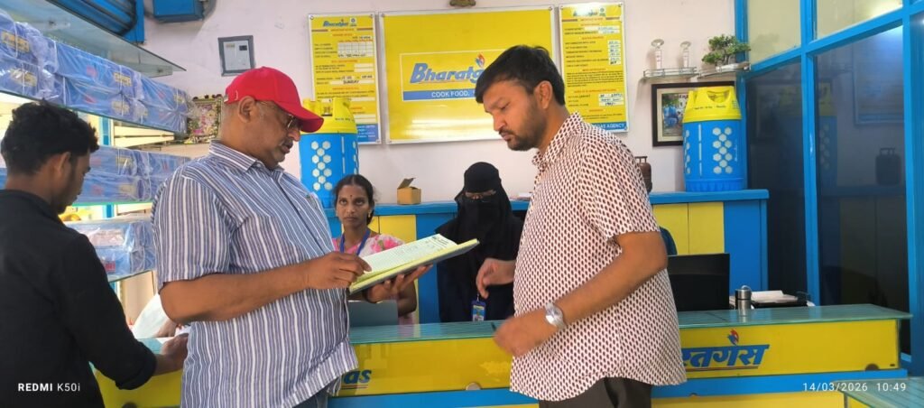 ప్రజలు ఎవరు ఆందోళన చెందవద్దు తాసిల్దార్ శివప్రసాద్.