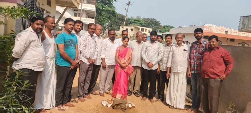 డ్రైనేజీ పనులకు శంకుస్థాపన చేసిన సర్పంచ్ సండ్రుగు స్రవంతి సతీష్.