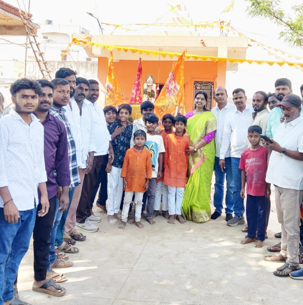 హనుమాన్ జయంతి వేడుకల్లో విశాల శ్రావణ్ రెడ్డి దంపతుల ప్రత్యేక పూజలు.