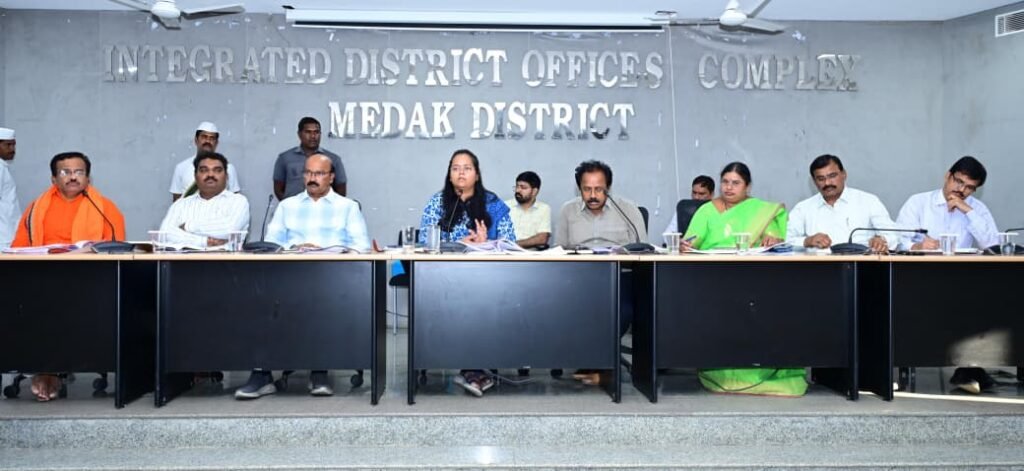రెవెన్యూ,అటవీ భూముల సరిహద్దు సమస్యలను పరిష్కరించాలి-జిల్లా కలెక్టర్ ప్రతిమా సింగ్.