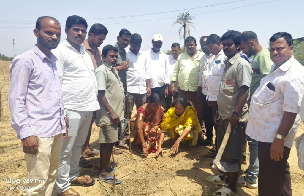 భూసార పరీక్షలపై అవగాహన కల్పించిన వ్యవసాయ అధికారులు.