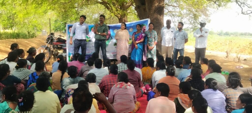 వ్యవసాయ రంగంలోఆధునిక పద్ధతులు పాటించాలి.
