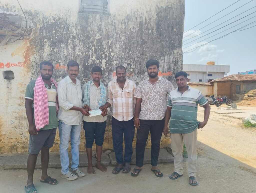 ముఖ్యమంత్రి సహాయ నిధి చెక్కును పంపిణీ చేసిన బిజెపి నాయకులు.