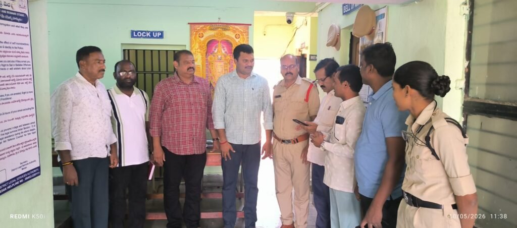 సెల్ఫ్ ఎనిమరేషన్ చేయించుకోవాలి,చేగుంట తహసిల్దార్ శివ ప్రసాద్.