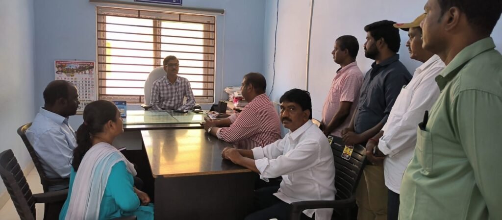 చేగుంట తాసిల్దార్ కార్యాలయాన్ని పరిశీలించిన, డీఆర్వో.