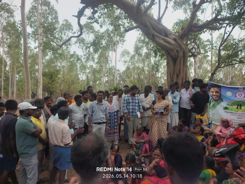 రైతులు సేంద్రియ పద్ధతి పాటించాలి-క్రీమ్సహారా పిచకారి తాగించాలి.