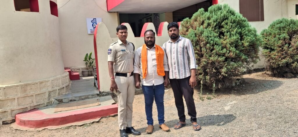 బజరంగ్దళ్ కార్యకర్తలను ముందస్తు అరెస్ట్.