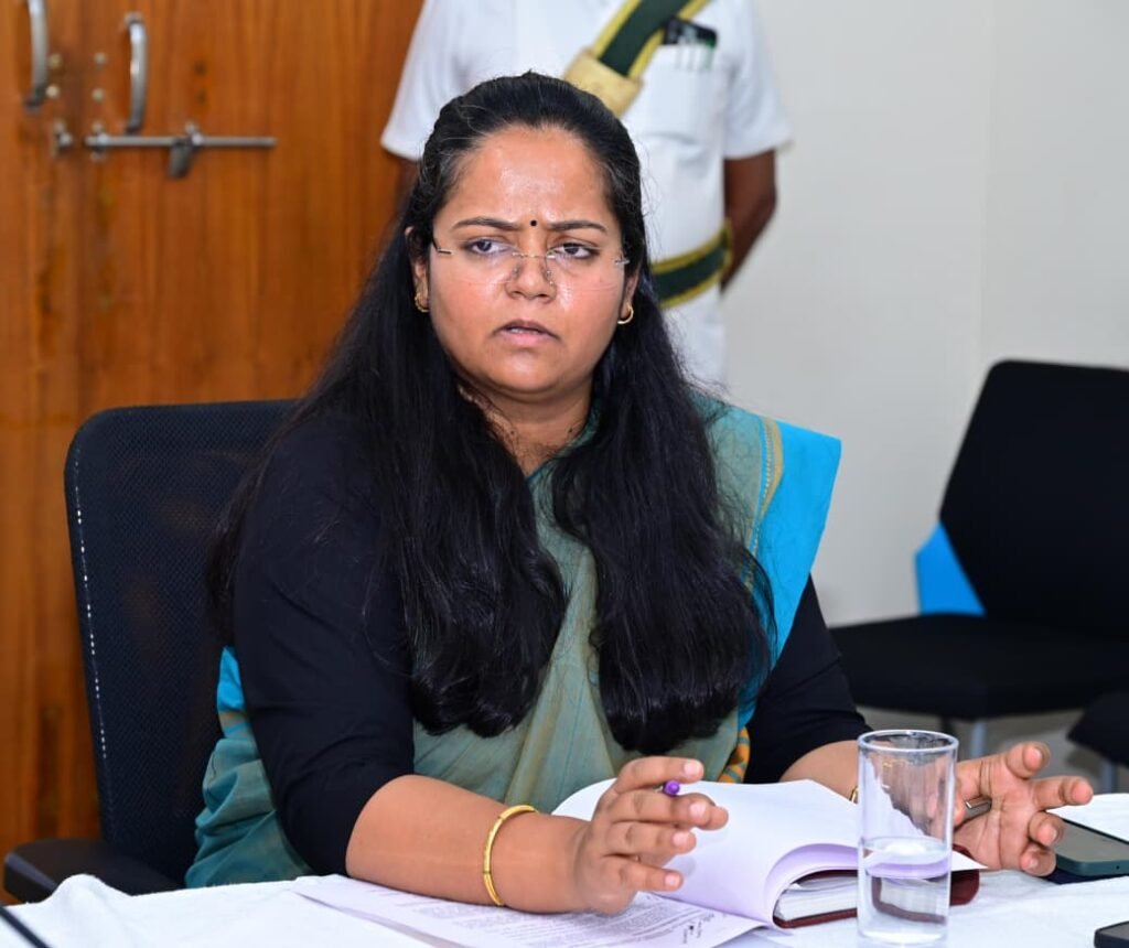 ధాన్యం దిగుమతులలో మిల్లర్లు అలసత్వం వీడాలి మెదక్ జిల్లా కలెక్టర్.