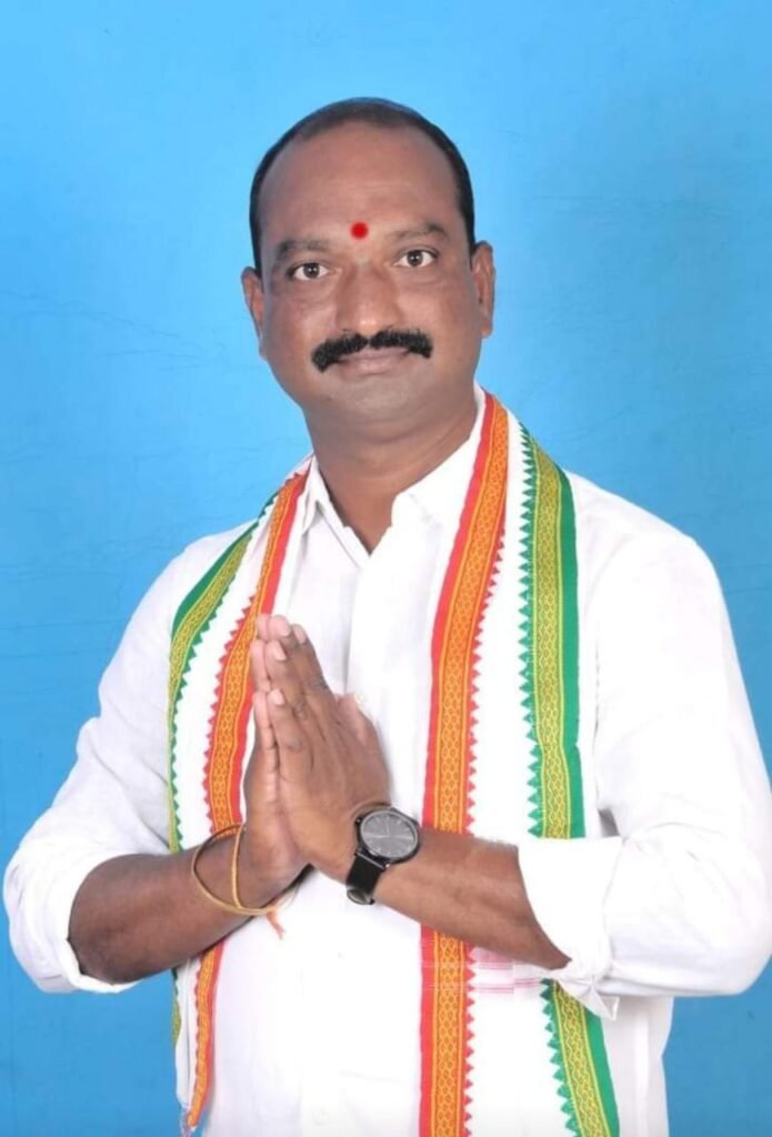 ముఖ్యమంత్రి – కార్మిక శాఖ మంత్రి చిత్రపటాలకు పాలాభిషేకం.