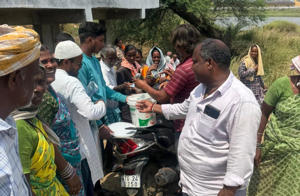 జన్మదిన పురస్కరించుకుని చలివేంద్రంలో మజ్జిగ పంపిణీ.