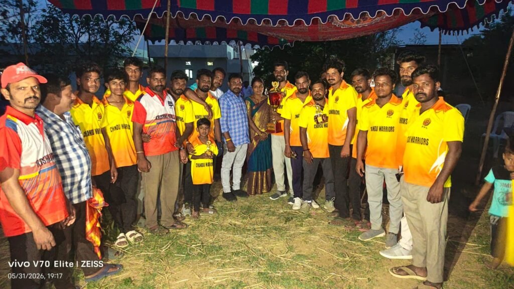 క్రికెట్ పీపీఎల్ సీజన్ (2) పొలంపల్లి లోవిన్నర్, చందు వారియర్స్,రన్నర్, ఆర్పి కింగ్స్,బహుమతులు అందజేసిన సర్పంచ్ రాజలక్ష్మి స్వామి,