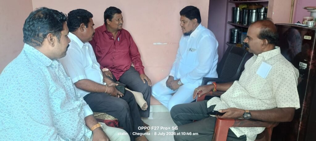 ఏ వి ఆర్ జర్నలిస్టుని పరామర్శించిన చేగుంట ఉప సర్పంచ్ మహమ్మద్ రఫీ.