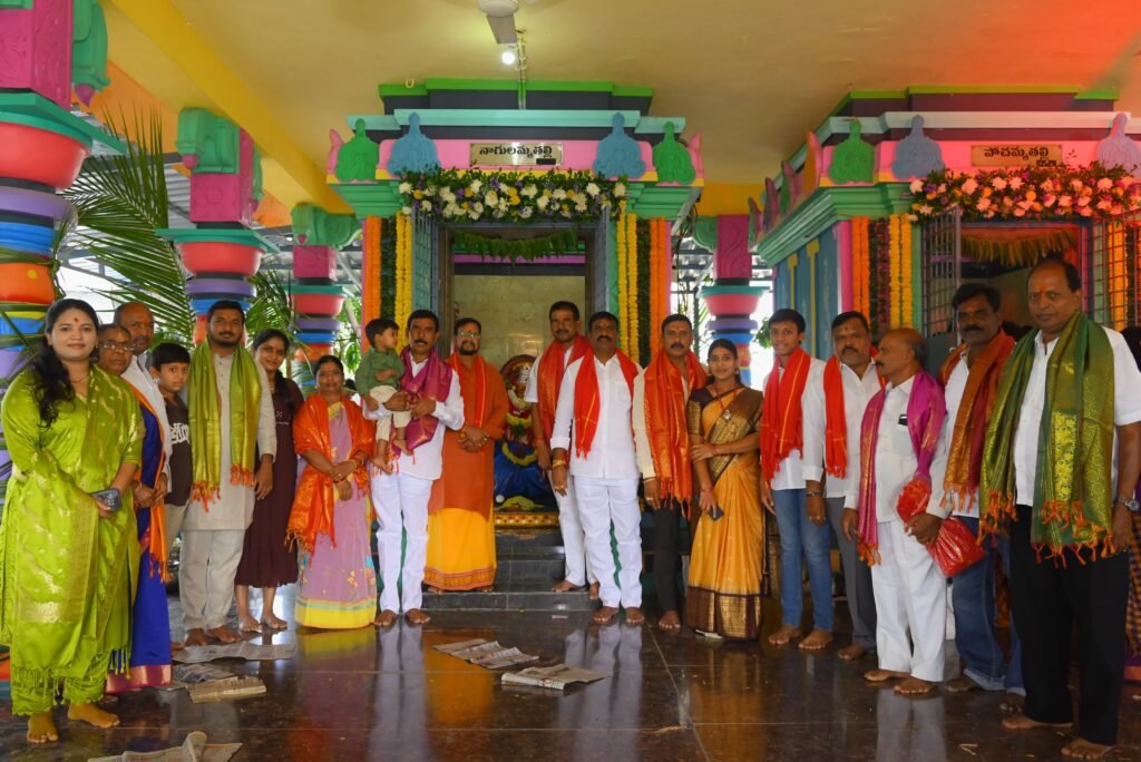 అమీన్ పూర్ గ్రామంలో అంగరంగ వైభవంగా బోనాల ఉత్సవాలు.. పోటెత్తిన భక్తసందోహం.