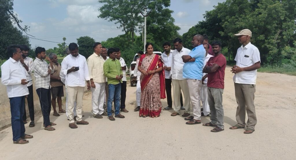 కొత్తపల్లి బ్రిడ్జికి అప్రోచ్‌ రోడ్డు ఎప్పుడు?