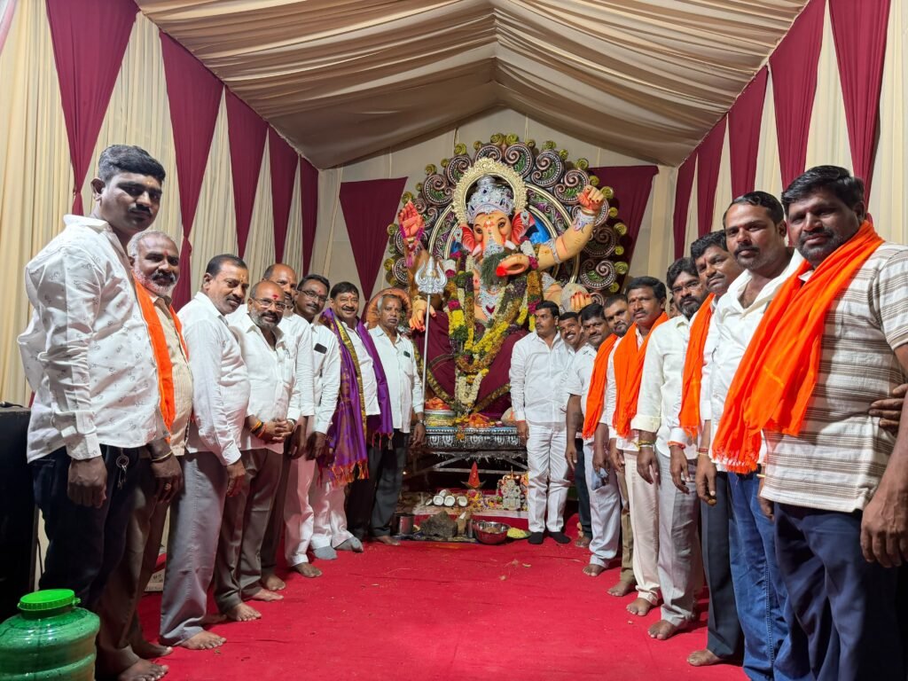 బీరంగూడలో ఘనంగా గణేష్ నవరాత్రులు: అన్నదాత నందారం నరసింహ గౌడ్ దంపతులు.