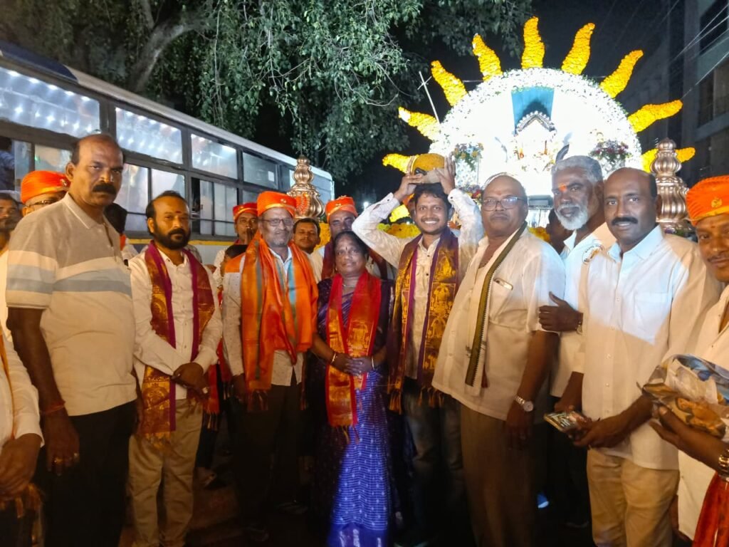 చేగుంటలో లడ్డూ వేలం రూ.51,000లకు.దక్కించుకున్న గోలీ గురుమూర్తి.